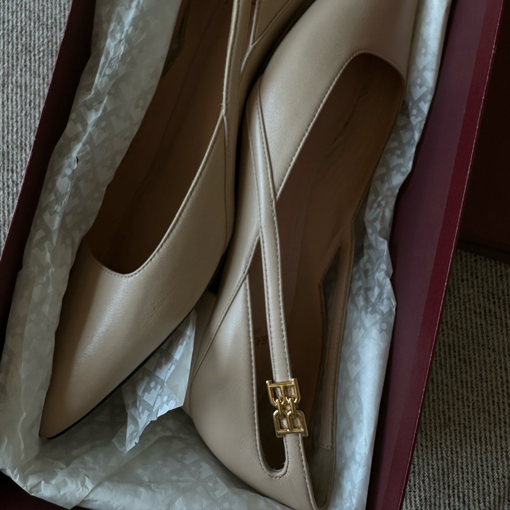 Elsa Flat Leather Ballerina In Taupe